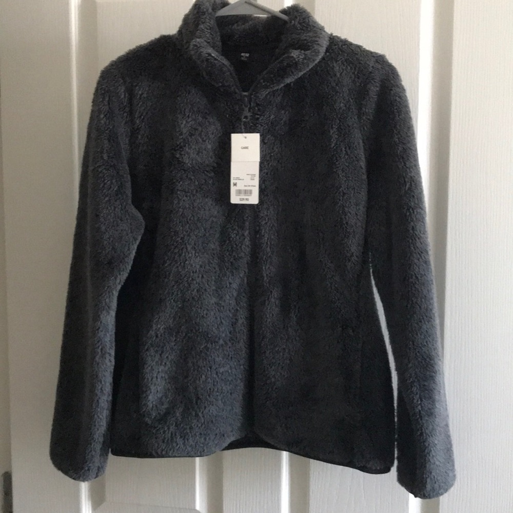 Uniqlo Grey Fuzzy Jacket